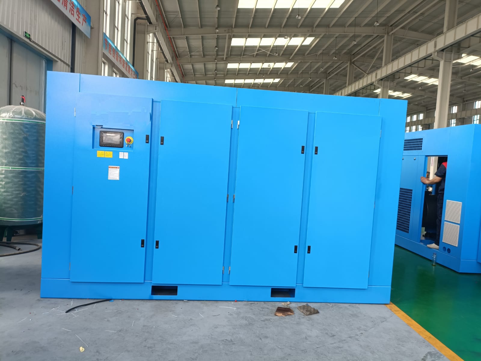 Double stage screw air compressor